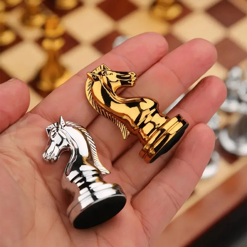 IRONMATE – FOLDABLE METAL CHESS SET